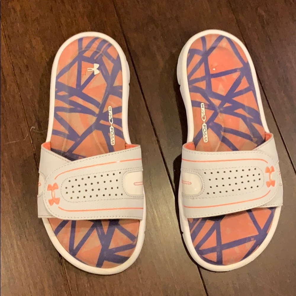 Girls Under Armor sandals white size 5 youth